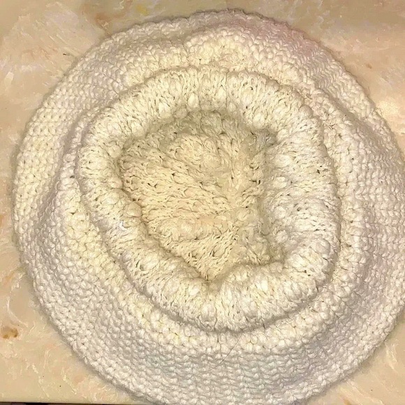 Knitted Bucket Hat - Picture 4 of 4